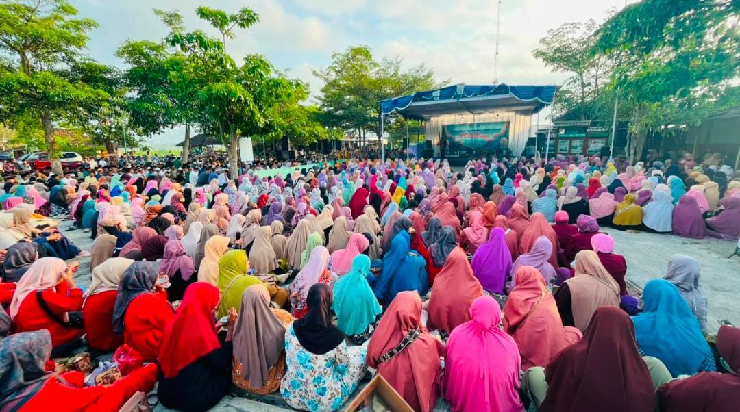 Bukan hanya ilmu dan kesegaran rohani yang diperoleh, tetapi juga berbagai manfaat dari kegiatan sosial, hasil bumi serta produk kuliner masyarakat.